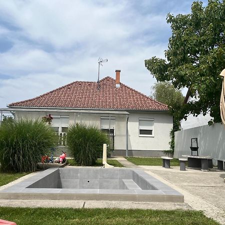 Pandora Pool Apartman Hajdúszoboszló Exteriér fotografie
